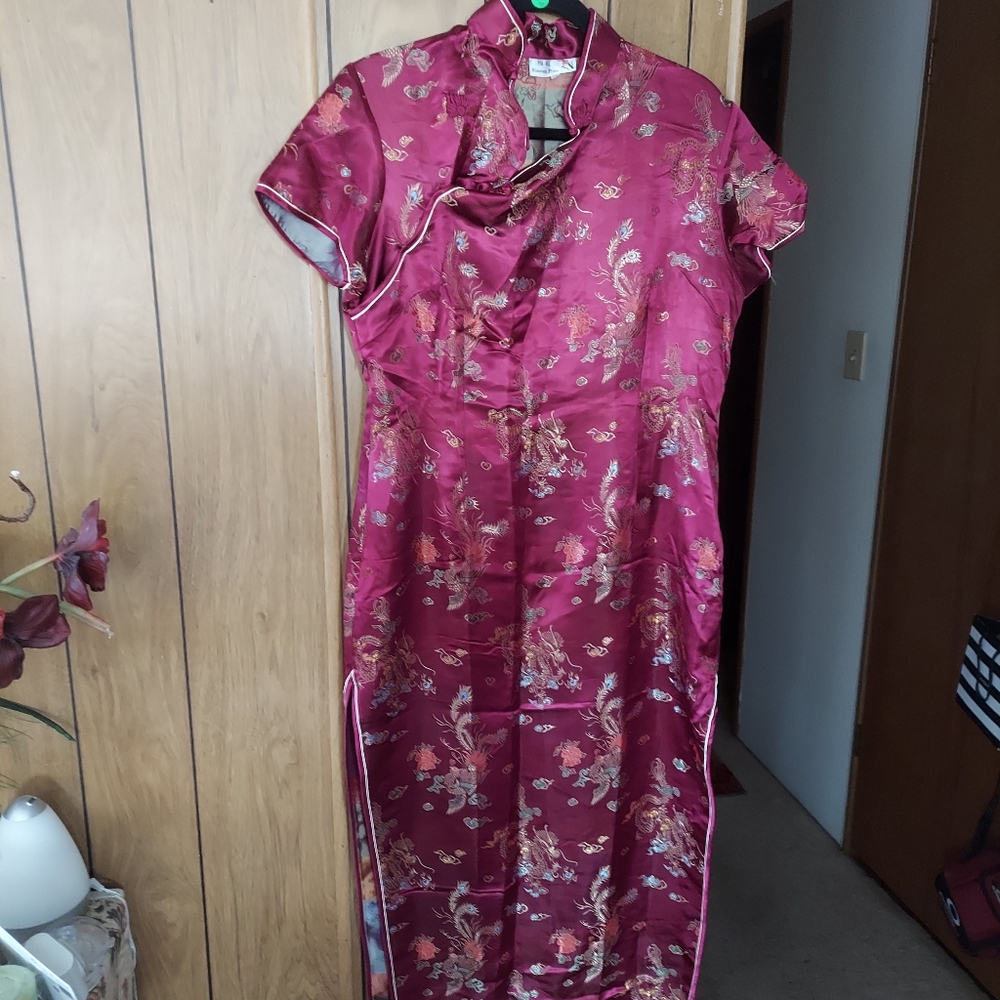 Silk Chinese long dress brand new